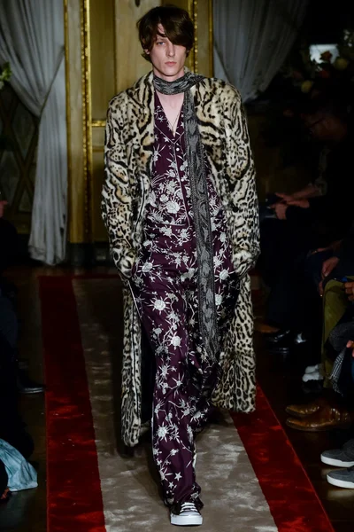 Look 24
